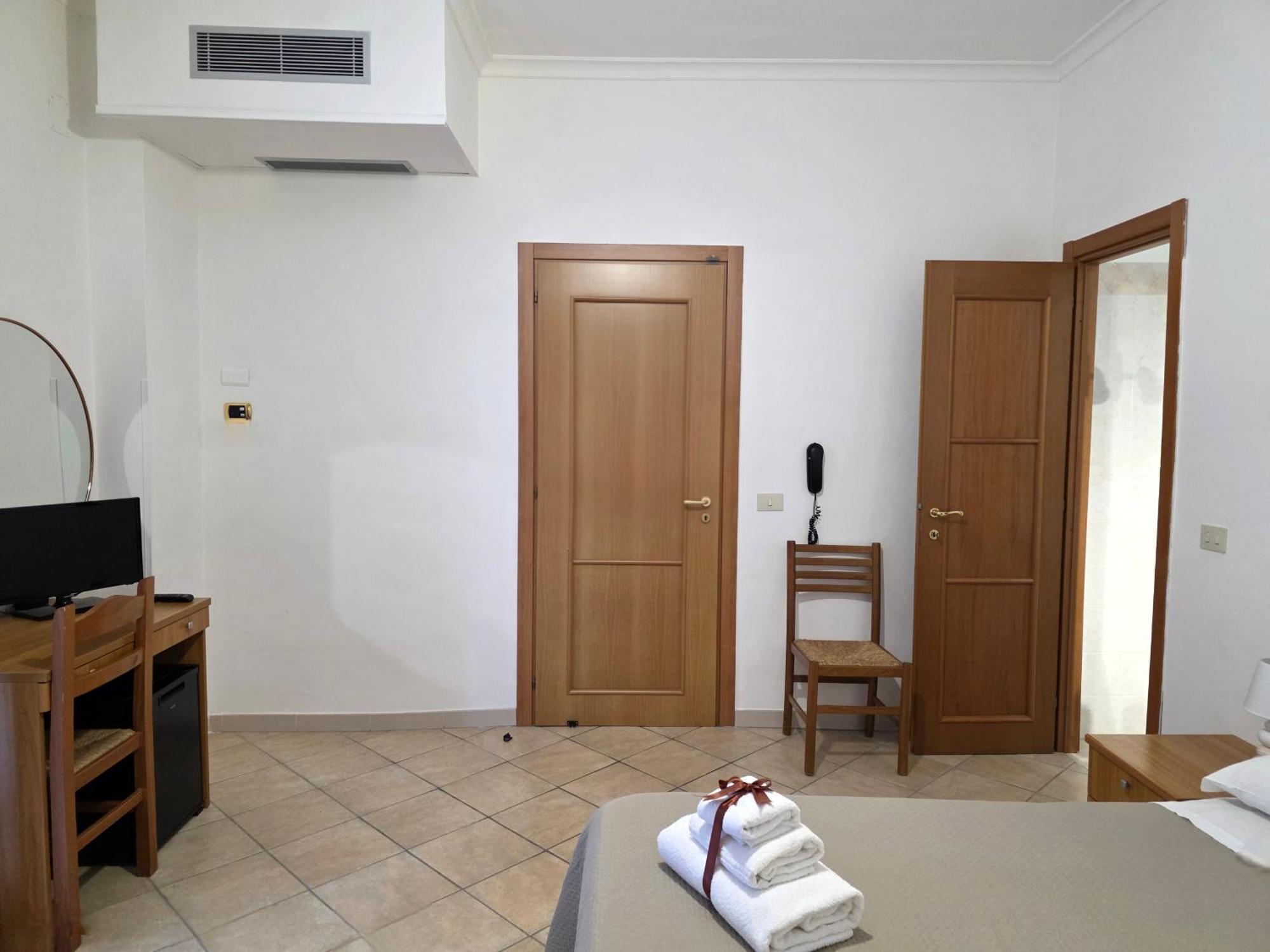 Bed and Breakfast Oasi Relais Вико-Экуенсе Экстерьер фото