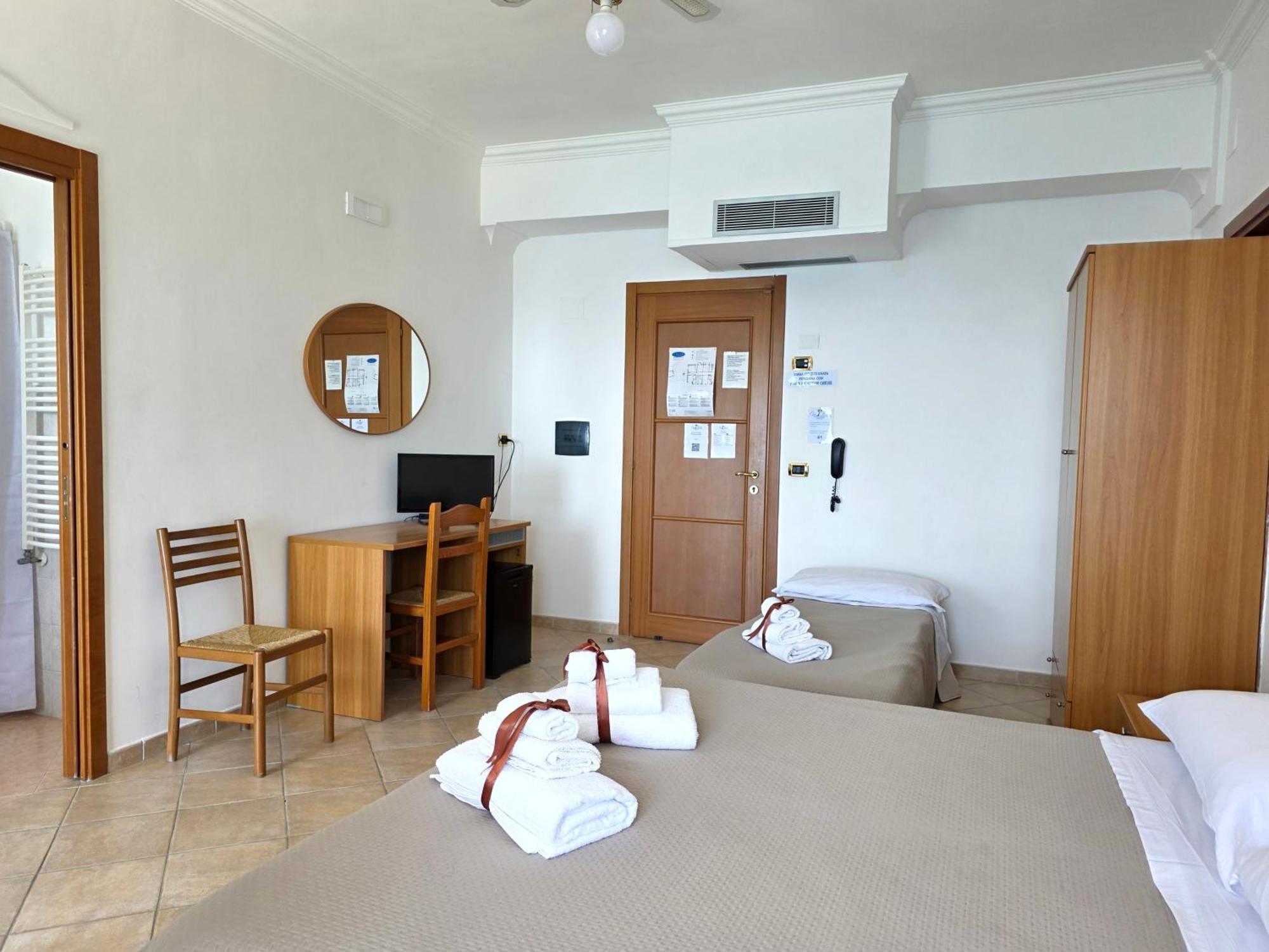 Bed and Breakfast Oasi Relais Вико-Экуенсе Экстерьер фото