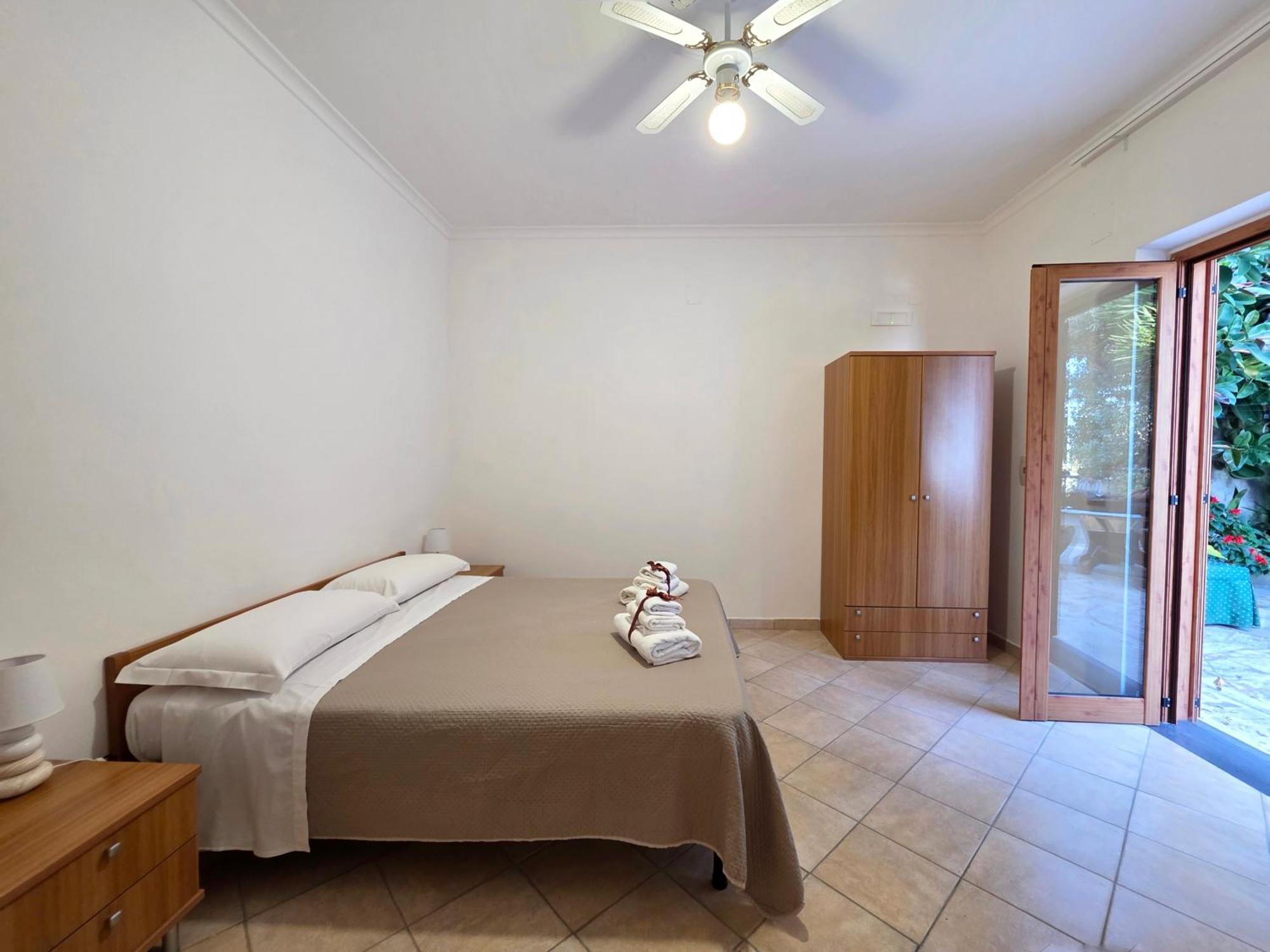 Bed and Breakfast Oasi Relais Вико-Экуенсе Экстерьер фото